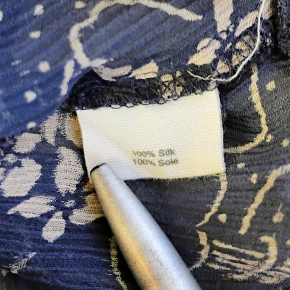 Lux Anthropologie Y2K Silk Sheer Top Flowy Floral Navy Blue Boho Size Medium - Picture 8 of 13